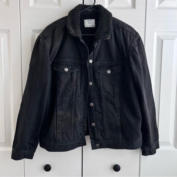 Old Navy Jackets & Blazers - Black denim Sherpa jacket